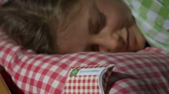 Gute Nacht. Gemütlich schlafen auf Alpenvereinshütten.  | © DAV, Thilo Brunner